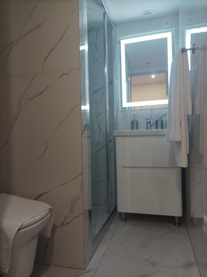 Chorni Vivtsy Apartment Chernivtsi Luaran gambar